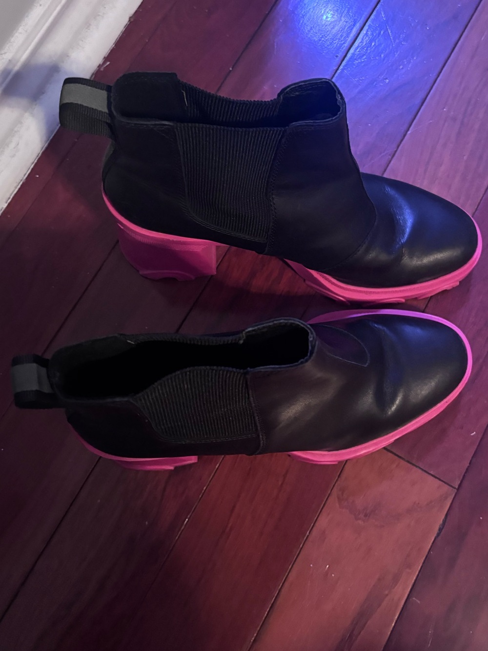 Sorel Brex Heel Chelsea Boots Black Leather Hot Pink Sole Size 9 - Picture 4 of 7